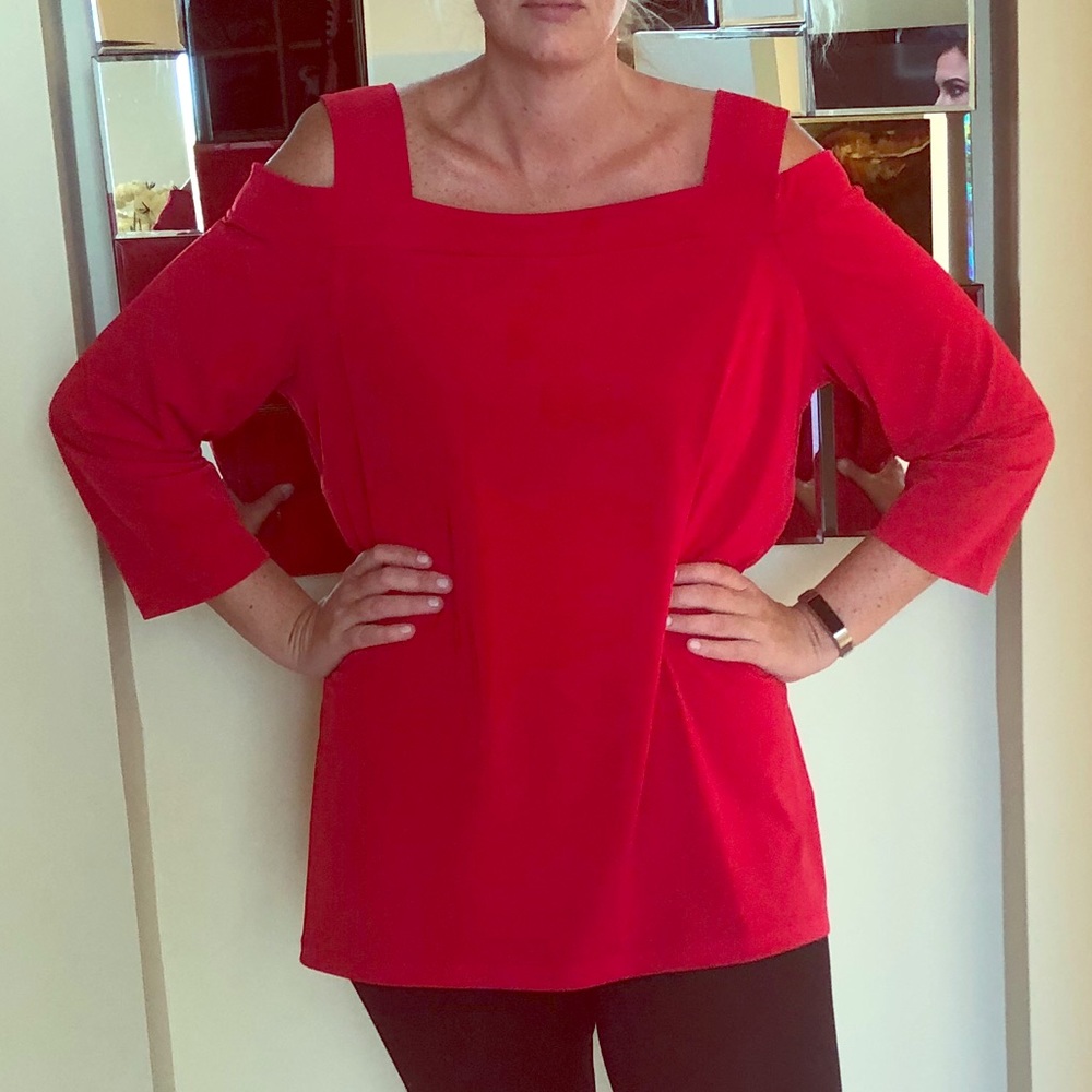 NWT Chico’s Cold Shoulder Sleeved Top